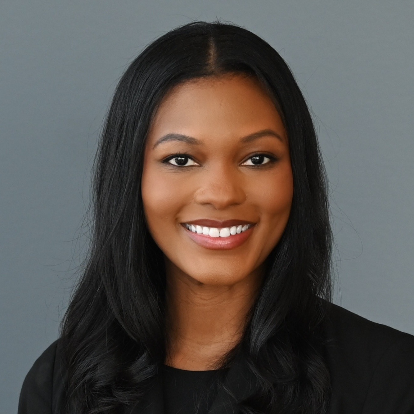 Headshot of Lauren Maddox